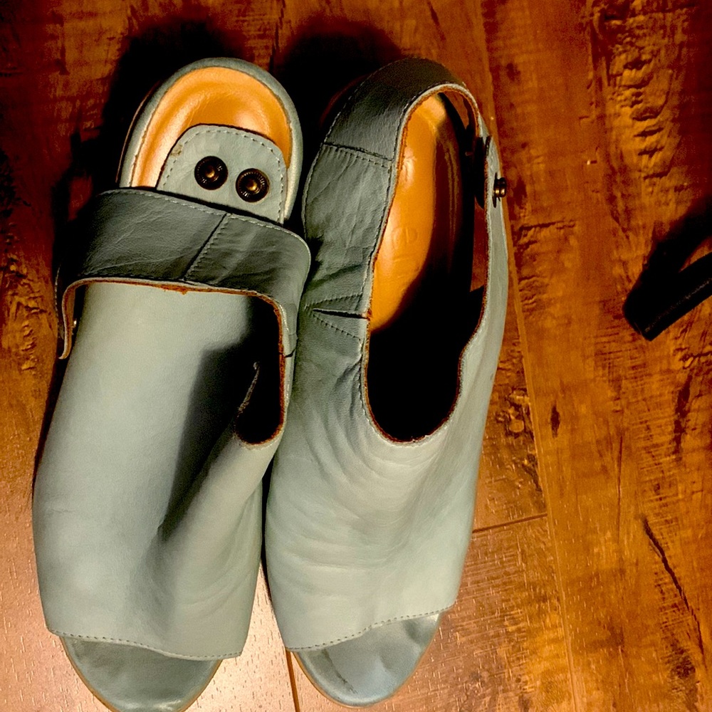 Shoes mint green